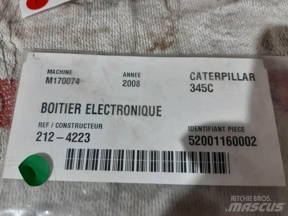 CAT 345C Kabíny a interiér