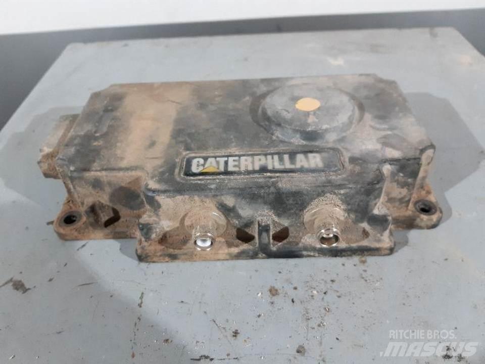 CAT 345C Kabíny a interiér