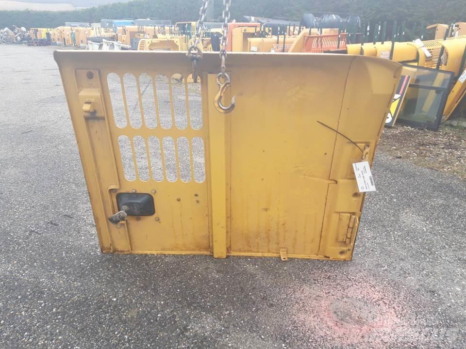 CAT 345C Kabíny a interiér