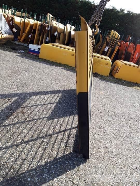 CAT 345C Kabíny a interiér
