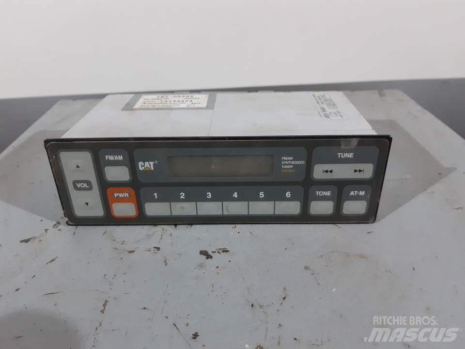 CAT 345C Kabíny a interiér