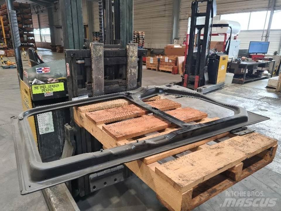 CAT 345D Kabíny a interiér