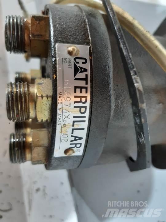 CAT 350 Kabíny a interiér