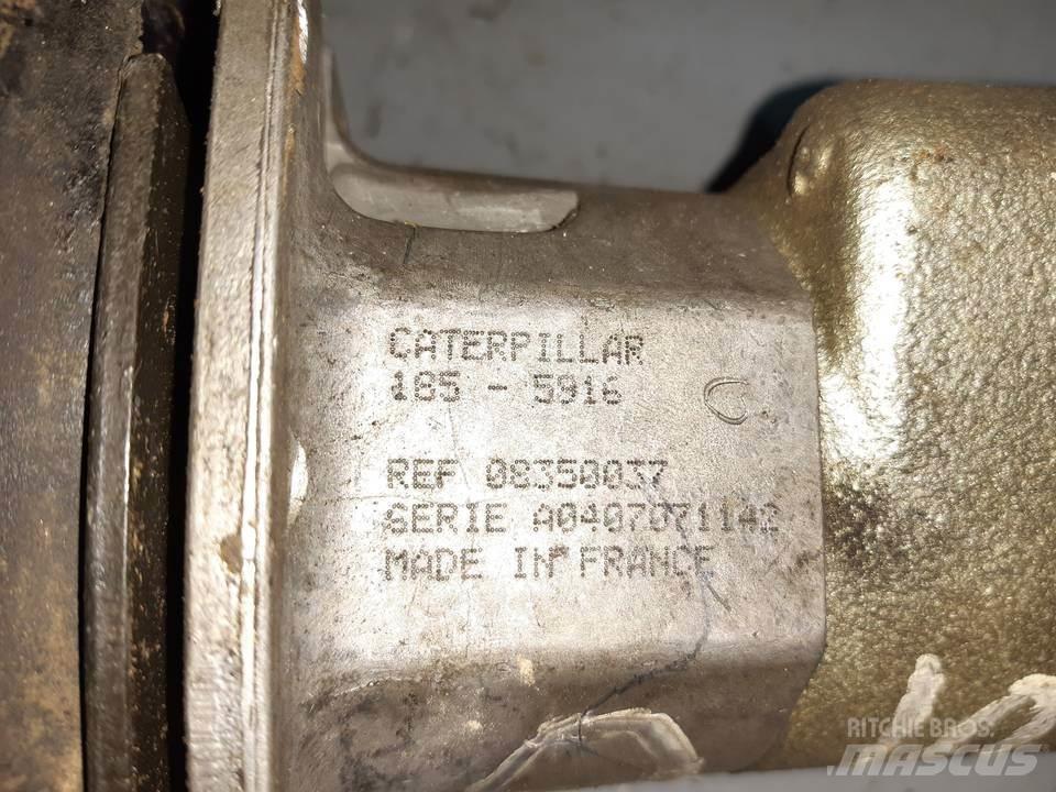 CAT 432D Kabíny a interiér
