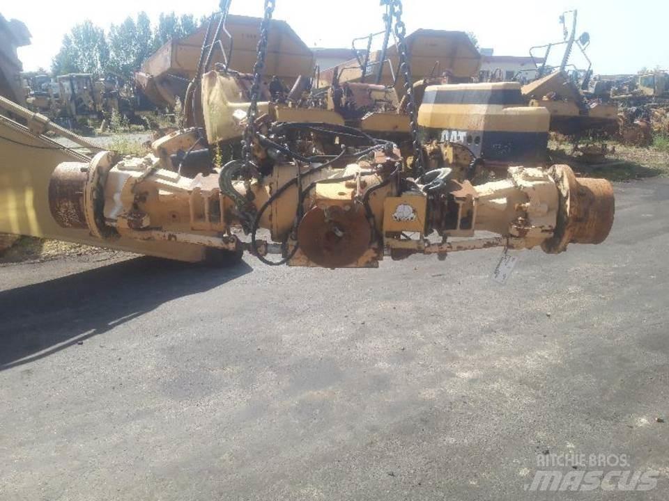 CAT 438B Prevodovka