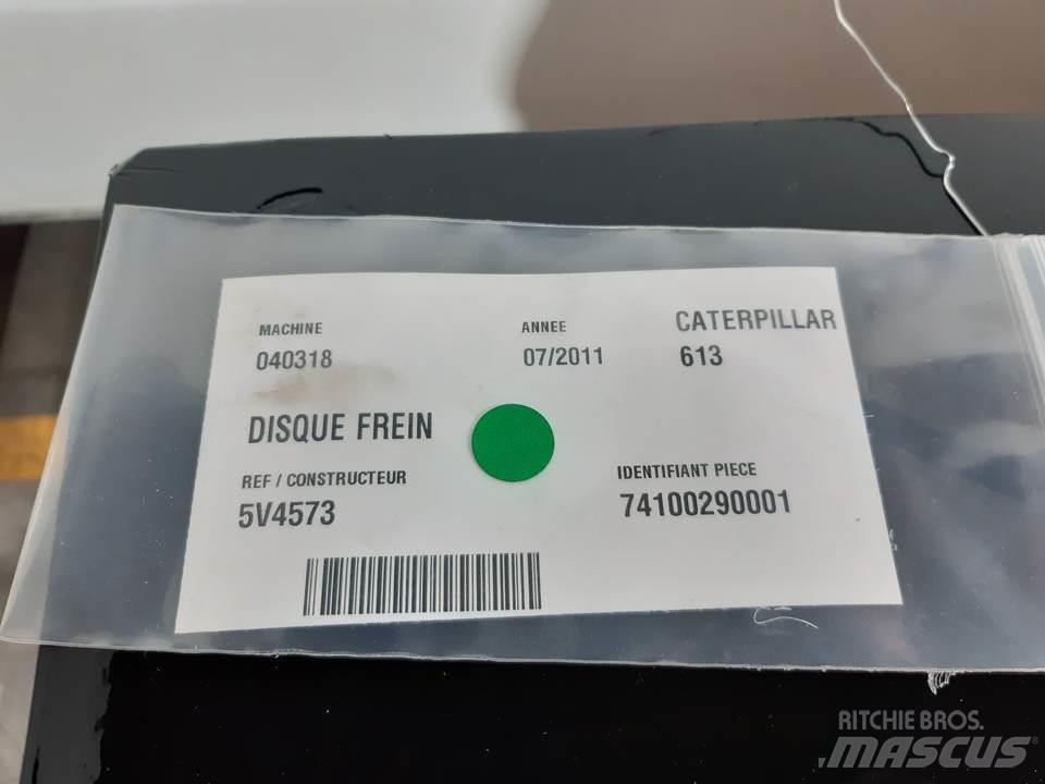 CAT 613 Pásy, reťaze a podvozok
