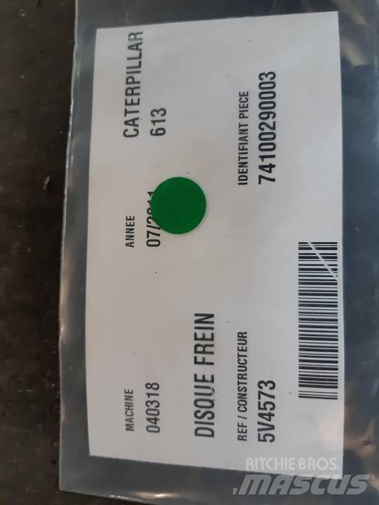 CAT 613 Pásy, reťaze a podvozok