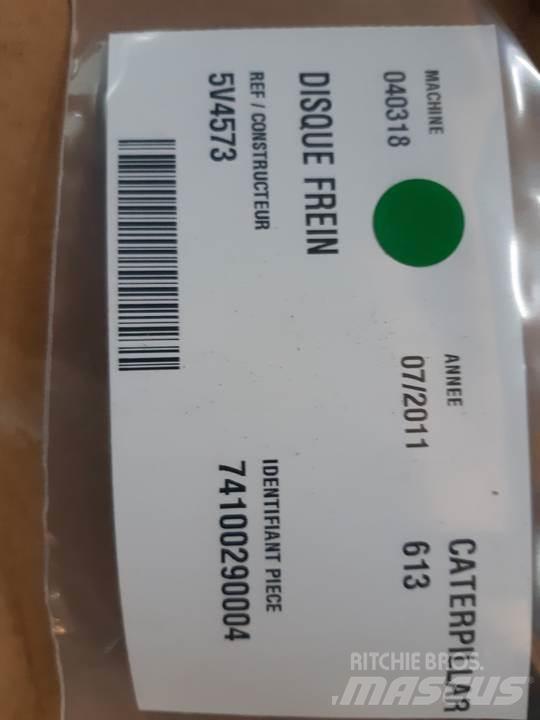 CAT 613 Pásy, reťaze a podvozok