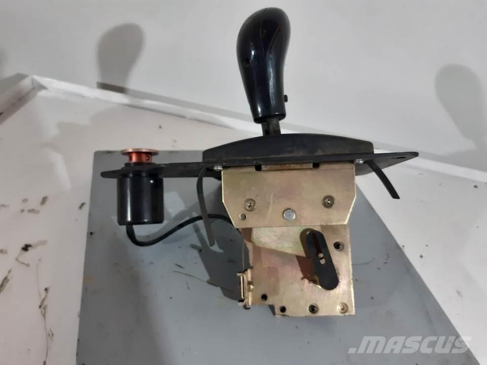 CAT 740 Kabíny a interiér