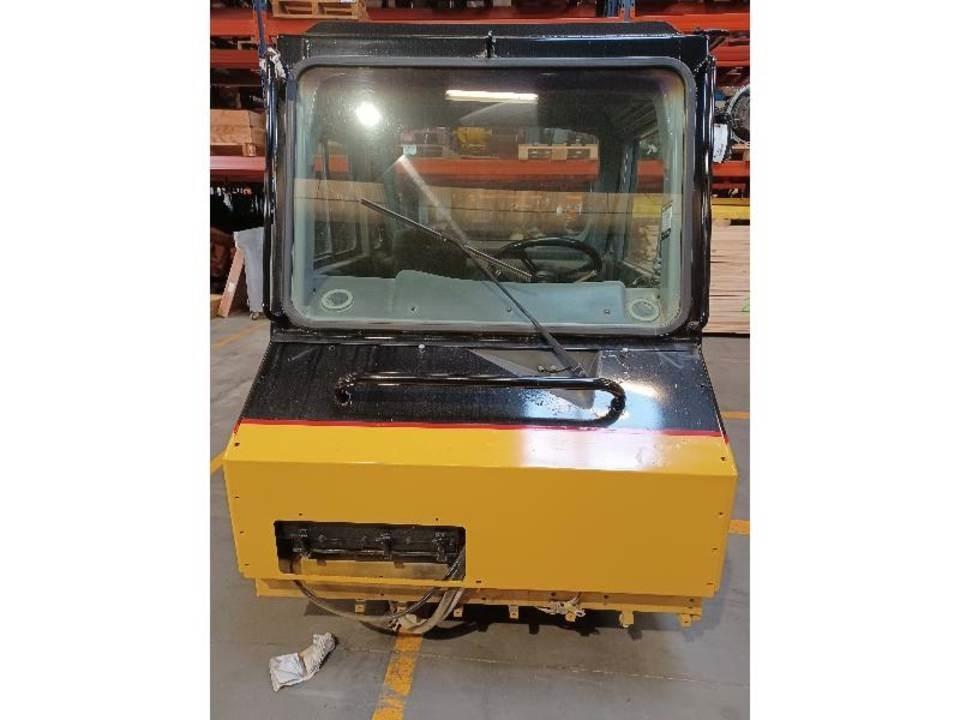 CAT 771D Kabíny a interiér