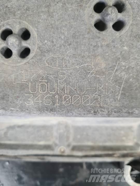 CAT 771D Kabíny a interiér