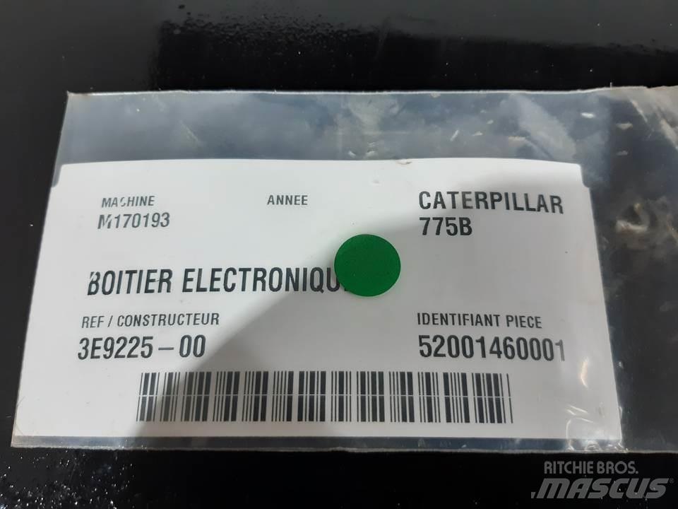 CAT 775B Kabíny a interiér