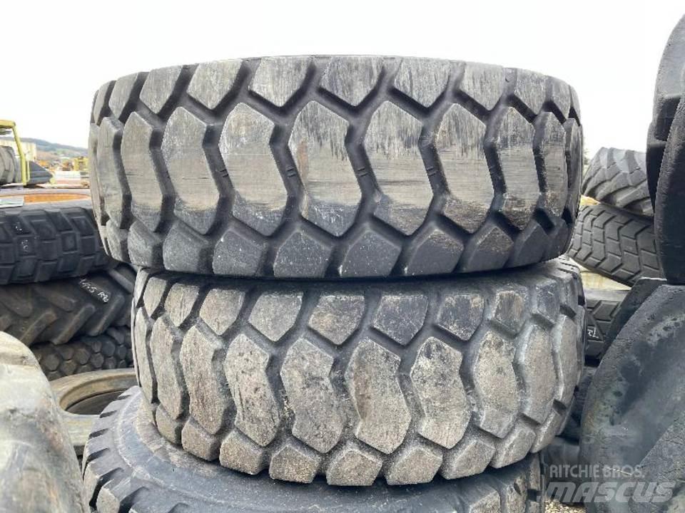 CAT 918M Pásy, reťaze a podvozok