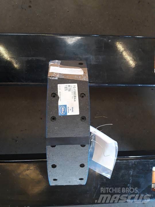 CAT 950 Pásy, reťaze a podvozok