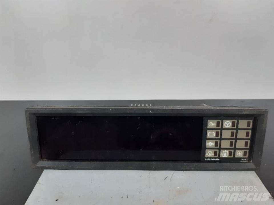 CAT 950F Kabíny a interiér