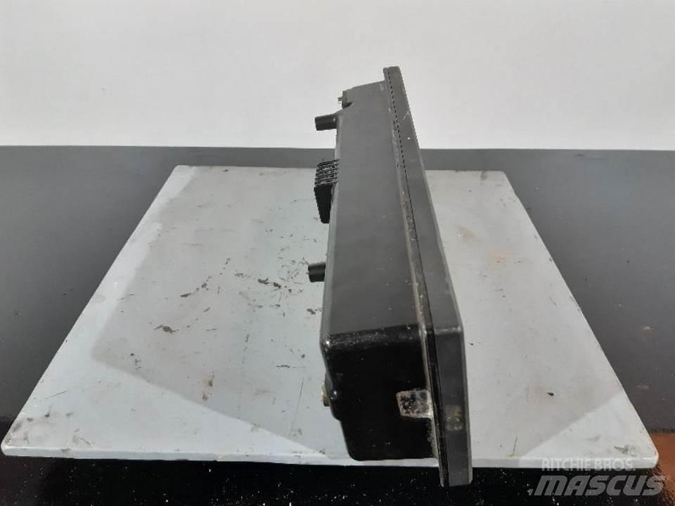 CAT 950F Kabíny a interiér