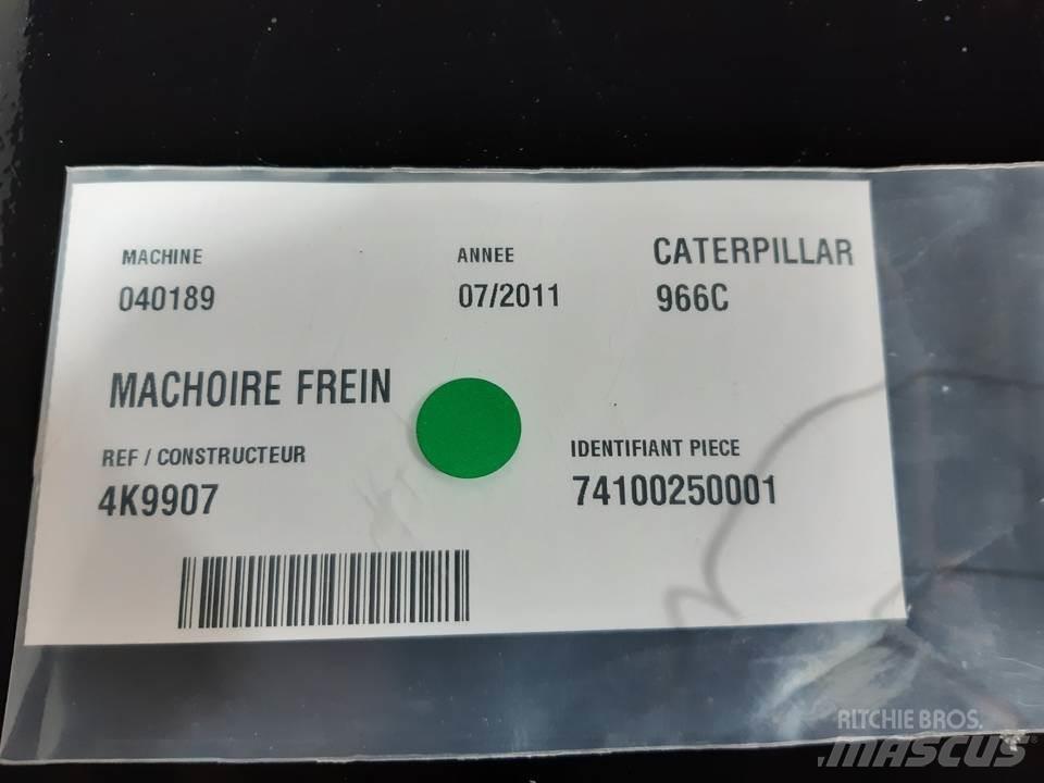 CAT 966C Pásy, reťaze a podvozok
