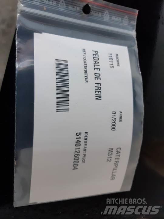CAT M312 Kabíny a interiér