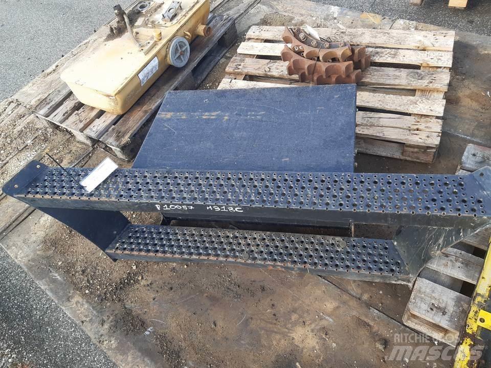 CAT M318C Kabíny a interiér