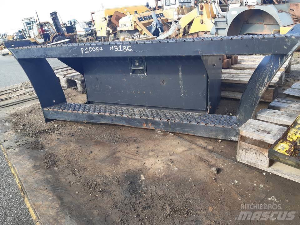 CAT M318C Kabíny a interiér