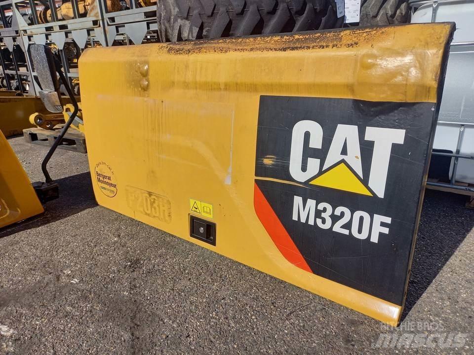 CAT M320F Kabíny a interiér