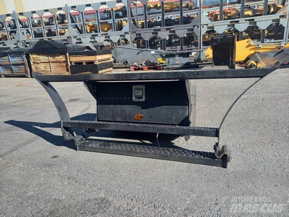 CAT M320F Kabíny a interiér