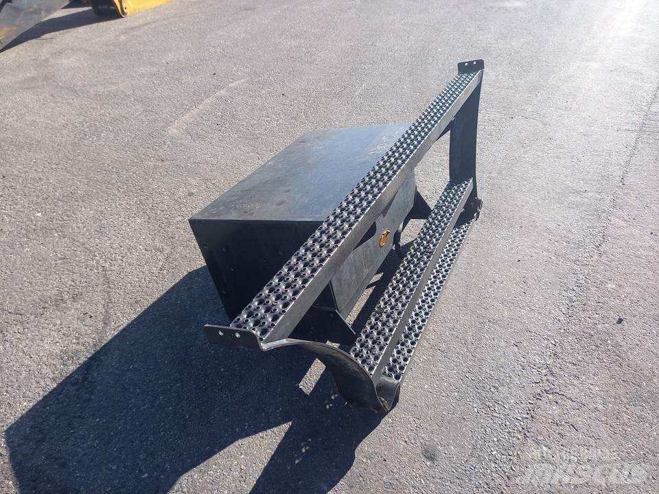 CAT M320F Kabíny a interiér