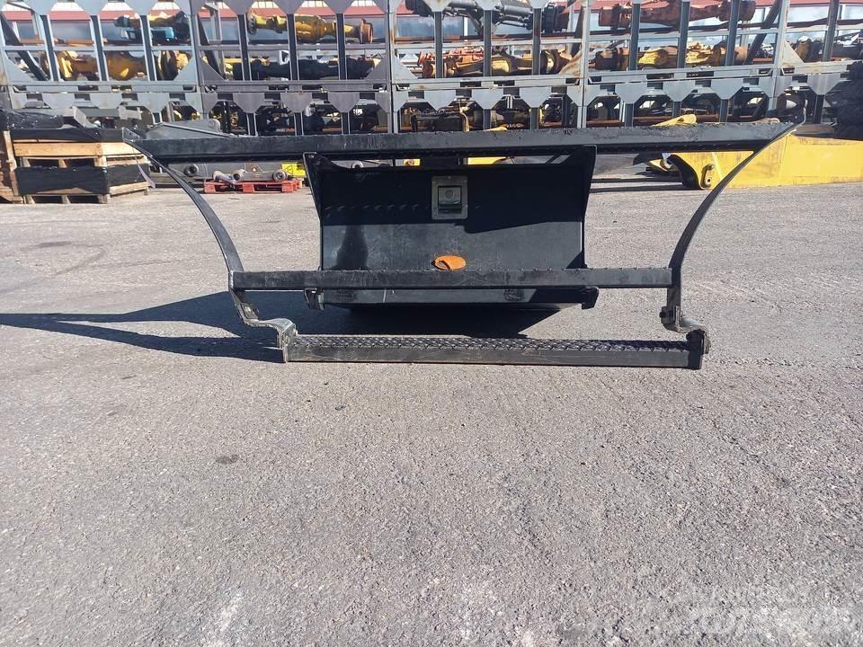 CAT M320F Kabíny a interiér
