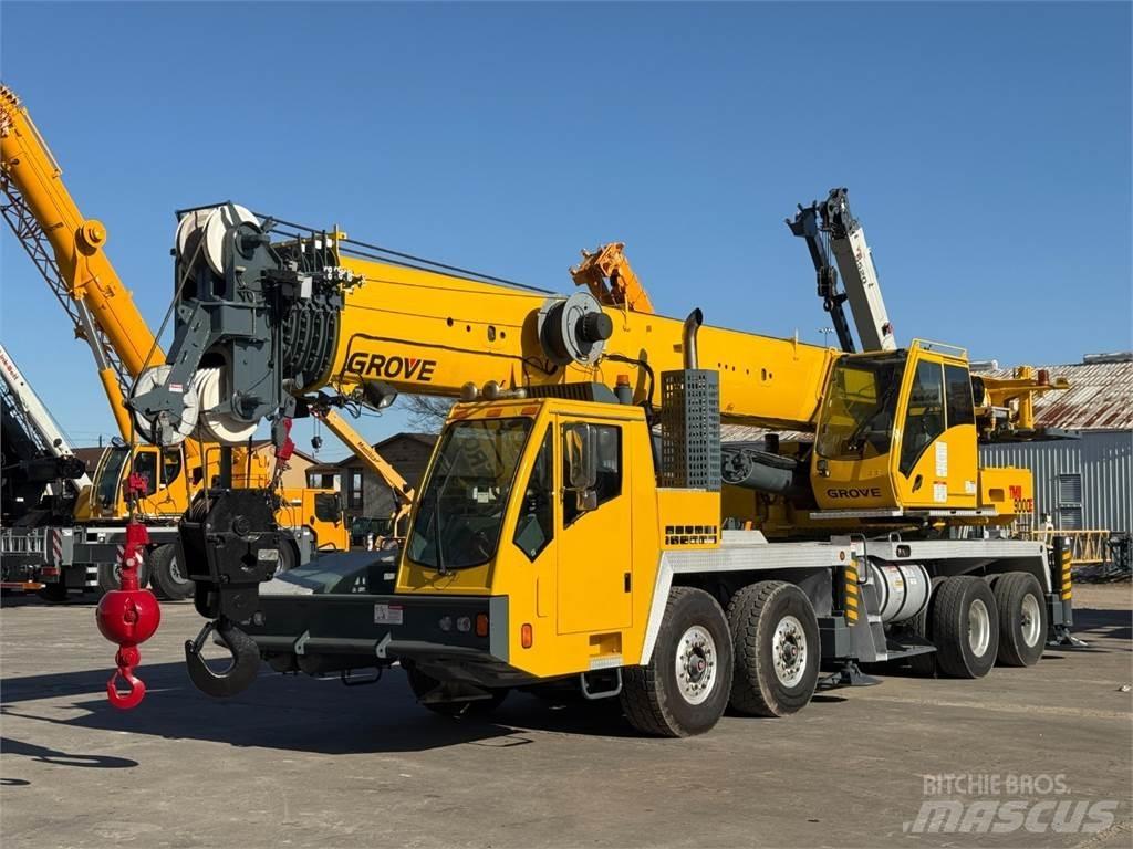 Grove TMS9000E Univerzálne terénne žeriavy
