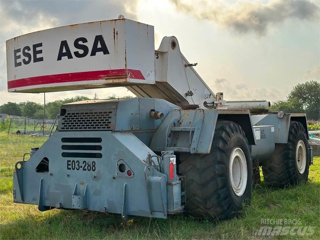 Terex RT 775 Žeriavy pre ťažký terén
