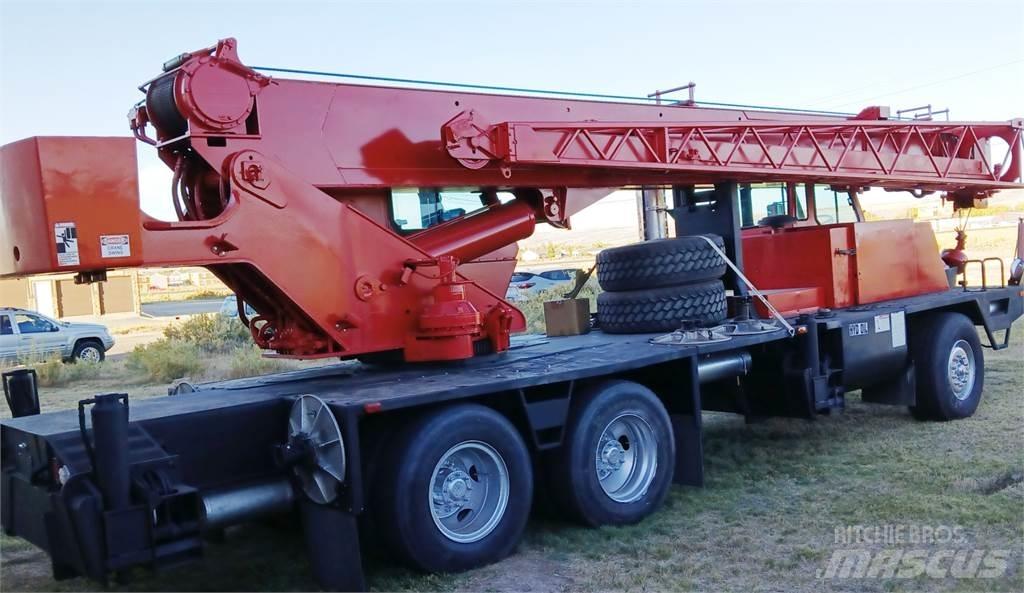 Lorain MCH 230E Univerzálne terénne žeriavy