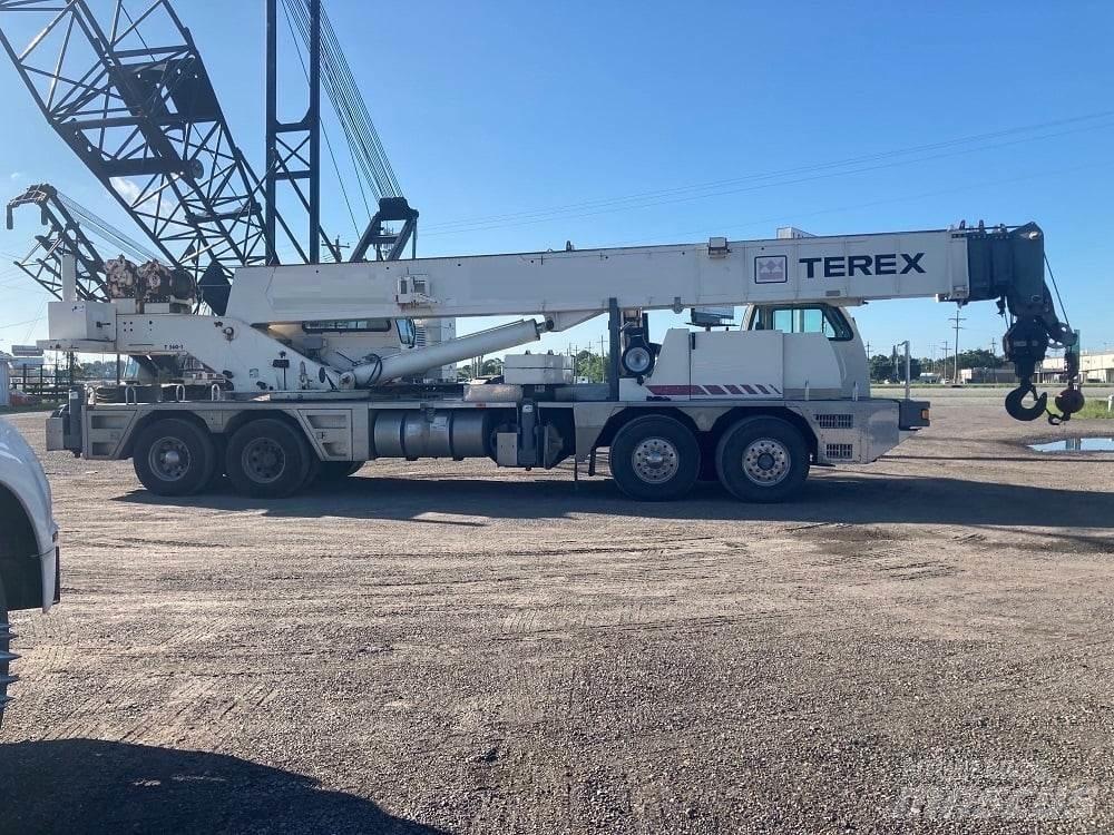 Terex T 560 Univerzálne terénne žeriavy