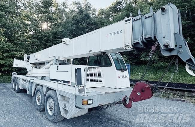 Terex T 560 Univerzálne terénne žeriavy