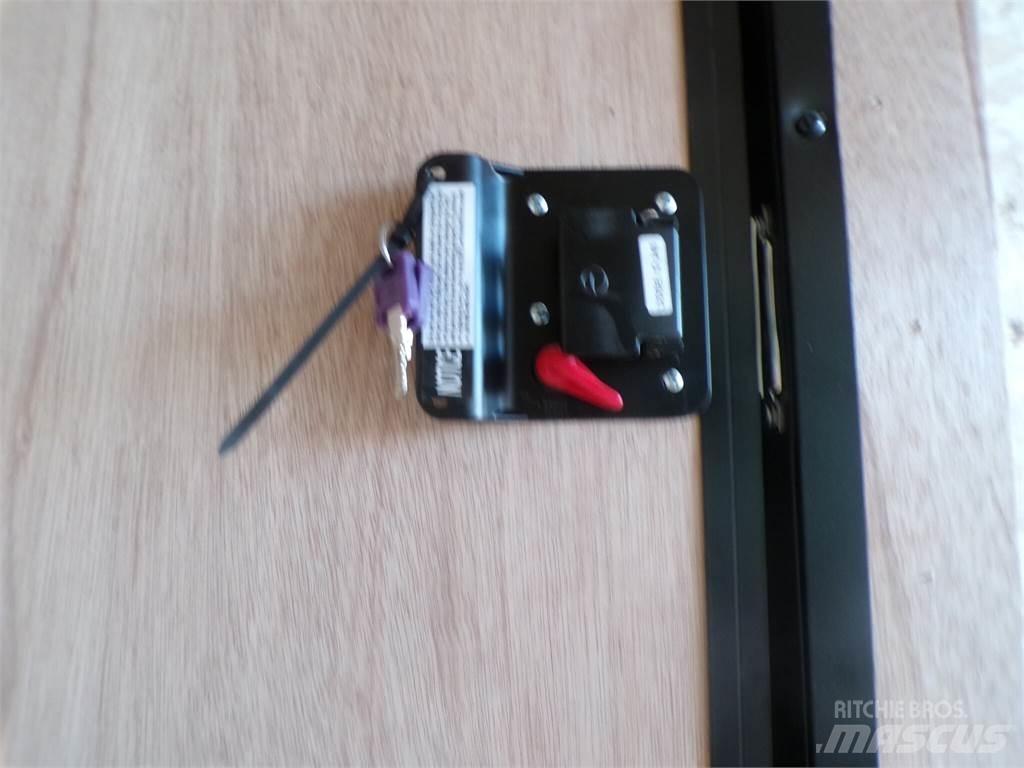  Stealth Skriňové prívesy