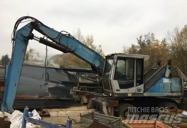 Fuchs MHL 320 Stroje pre manipuláciu s odpadom