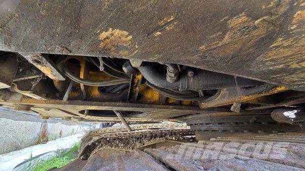 JCB JS 130 LC Pásové rýpadlá