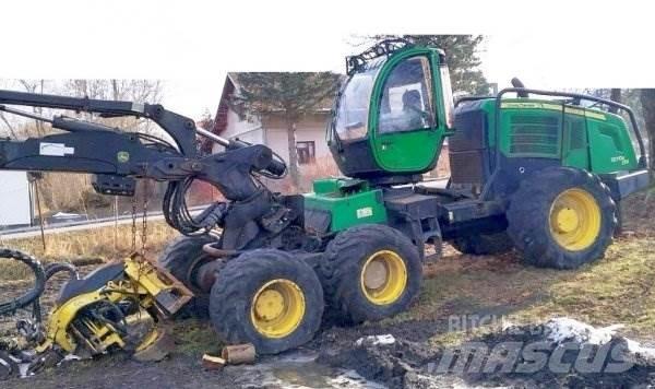 John Deere 1270 E 6W Stínacie harvestory