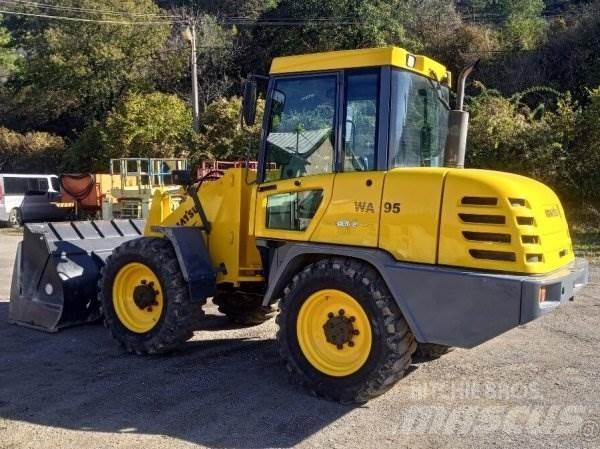 Komatsu WA 95 Kolesové nakladače