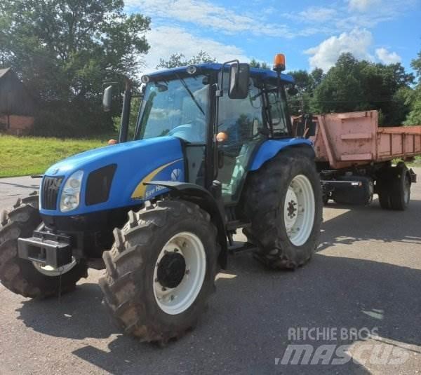 New Holland T5040 Vyklápacie prívesy