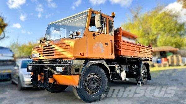 Praga NTS 265 + sypač Posýpače soli a piesku