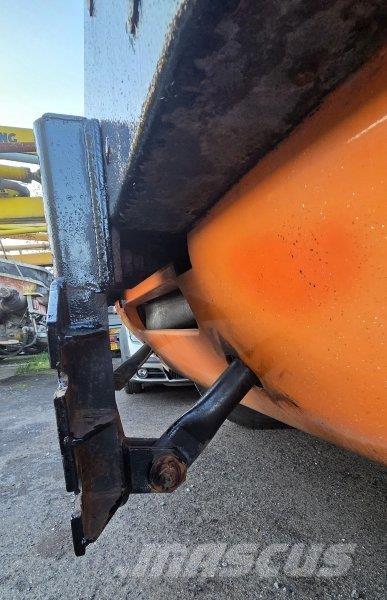 Praga NTS 265 + sypač Posýpače soli a piesku