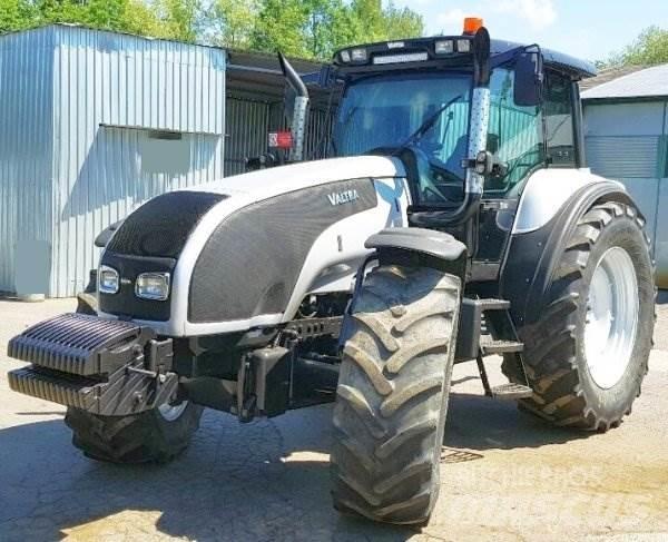 Valtra T190 Traktory