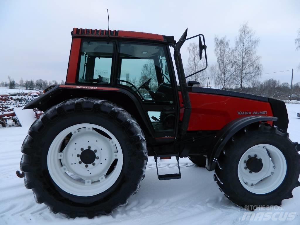 Valtra 8150 Traktory