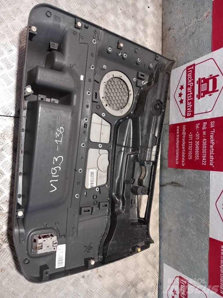 Volvo FH 12 20584915 Kabíny a interiér