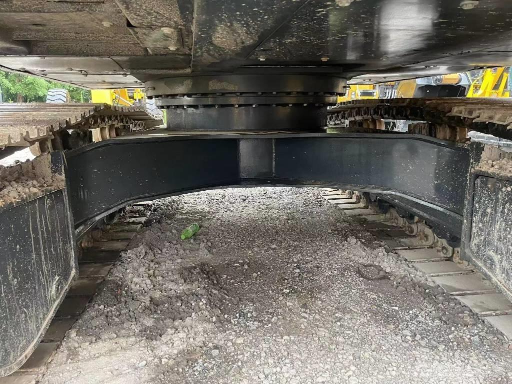 Hyundai R220 Pásové rýpadlá