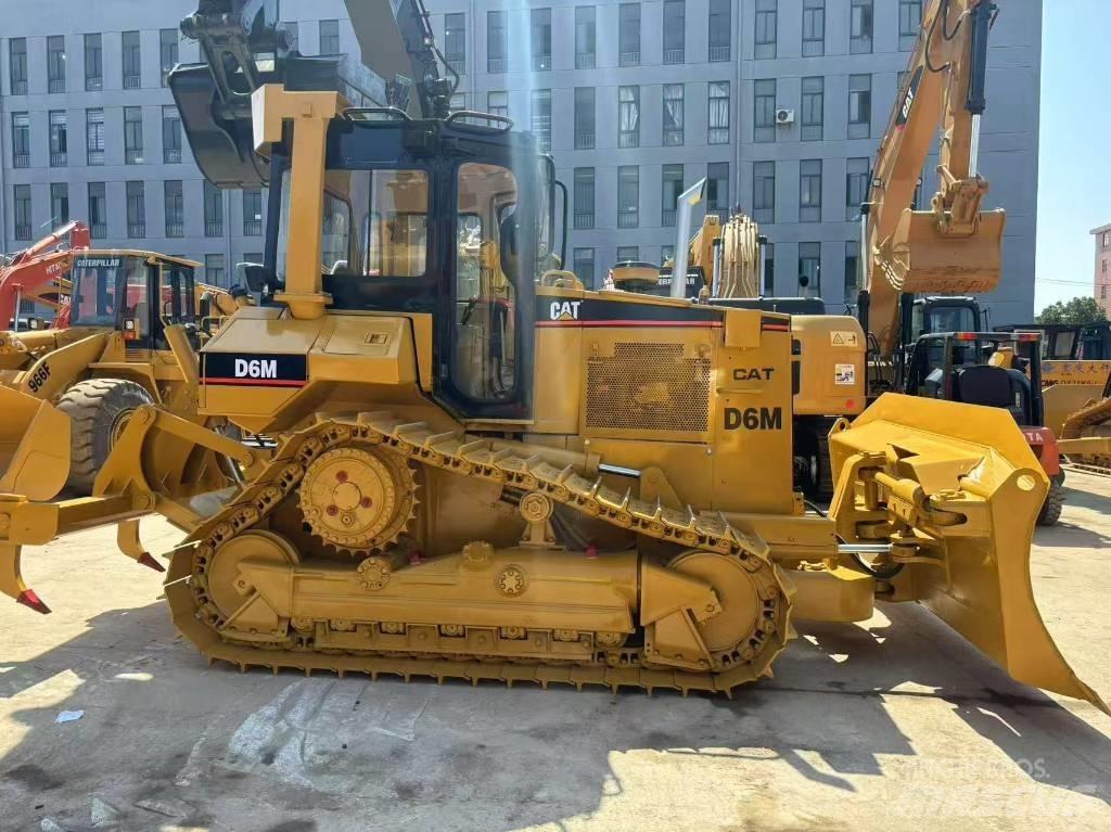 CAT D 6 M XL Pásové dozéry