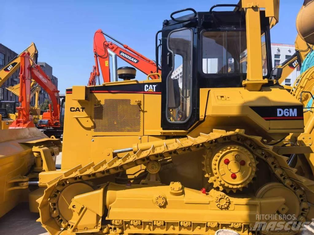 CAT D 6 M XL Pásové dozéry