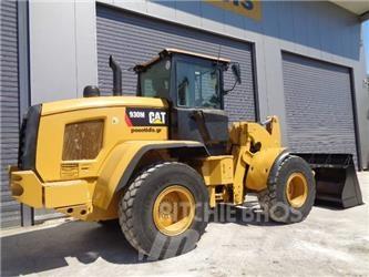 CAT 930M Kolesové nakladače