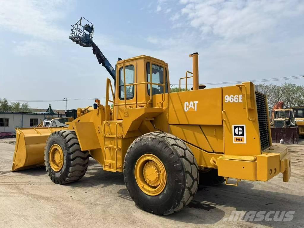 CAT 966 E Kolesové nakladače