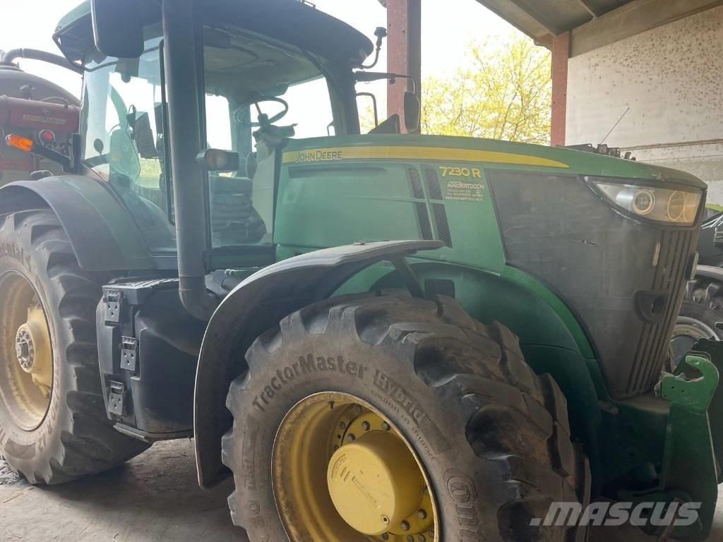 John Deere 7230 R Traktory